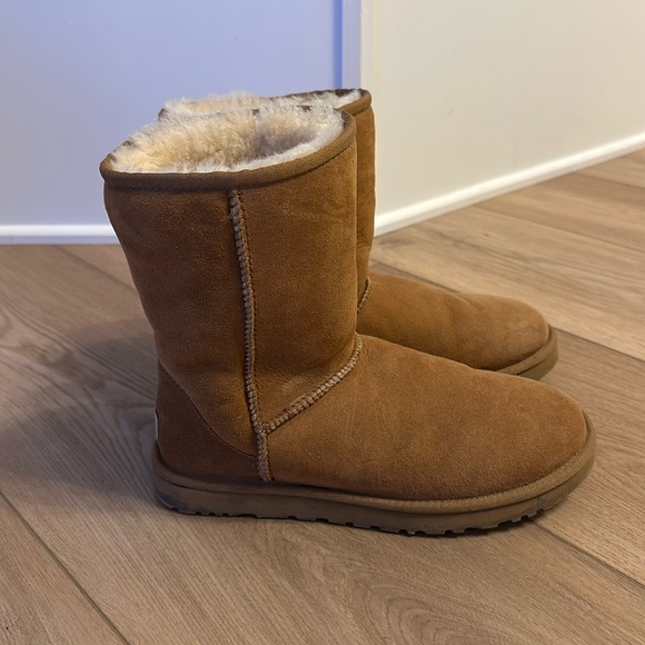 Excellent Condition Uggs - Picture 1 of 7